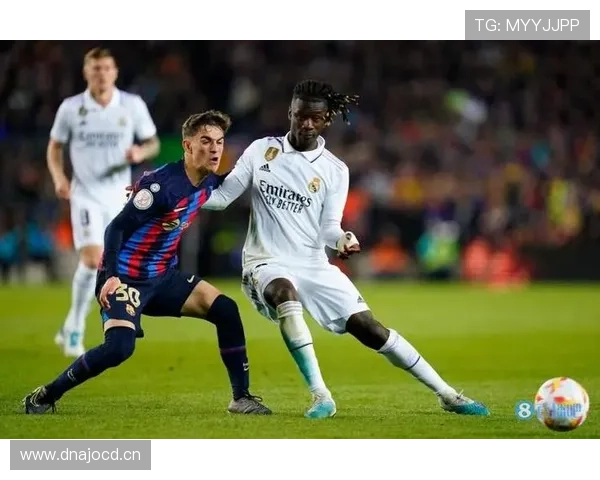 卡马文加：多次客串左后卫展现战术价值