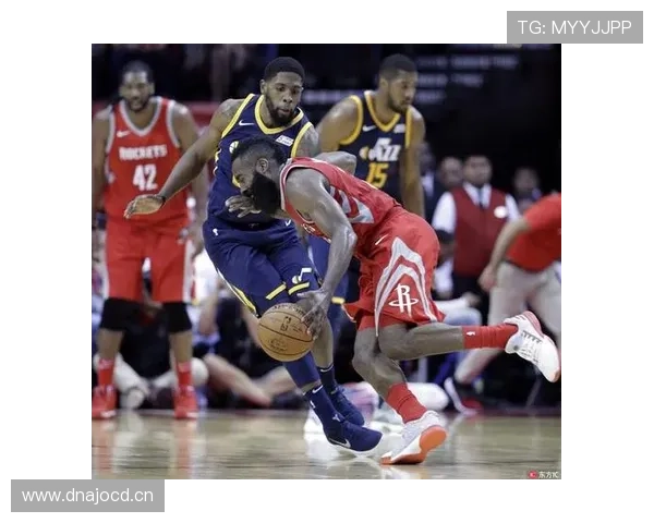 奥斯梅恩 vs 乔纳森·戴维:终结效率与战术角色差异 奥斯梅恩 vs 乔纳森·戴维:终结效率与战术角色差异