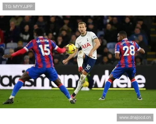 伊萨克vs凯恩:新老锋线核心的效率与战术角色对比分析 伊萨克vs凯恩:新老锋线核心的效率与战术角色对比分析