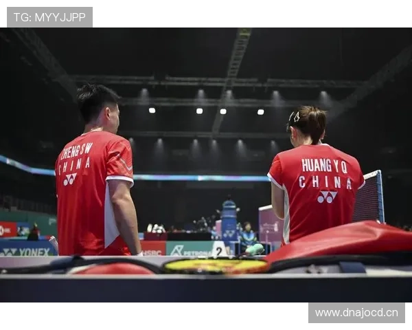 裁判为何有时对犯规视而不见？有利原则的判罚逻辑解析